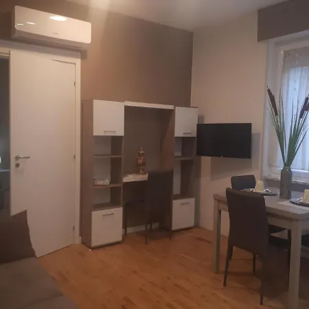 Central House קאסרטה